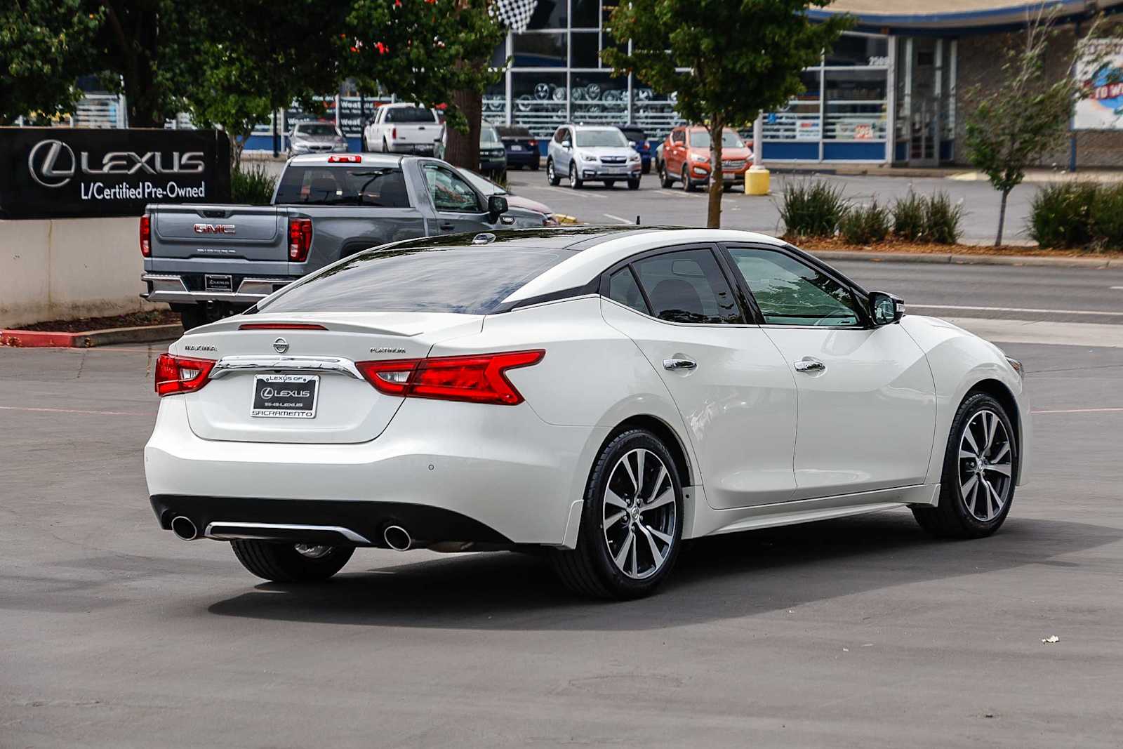 Thumbnail: 2017 Nissan Maxima - 4