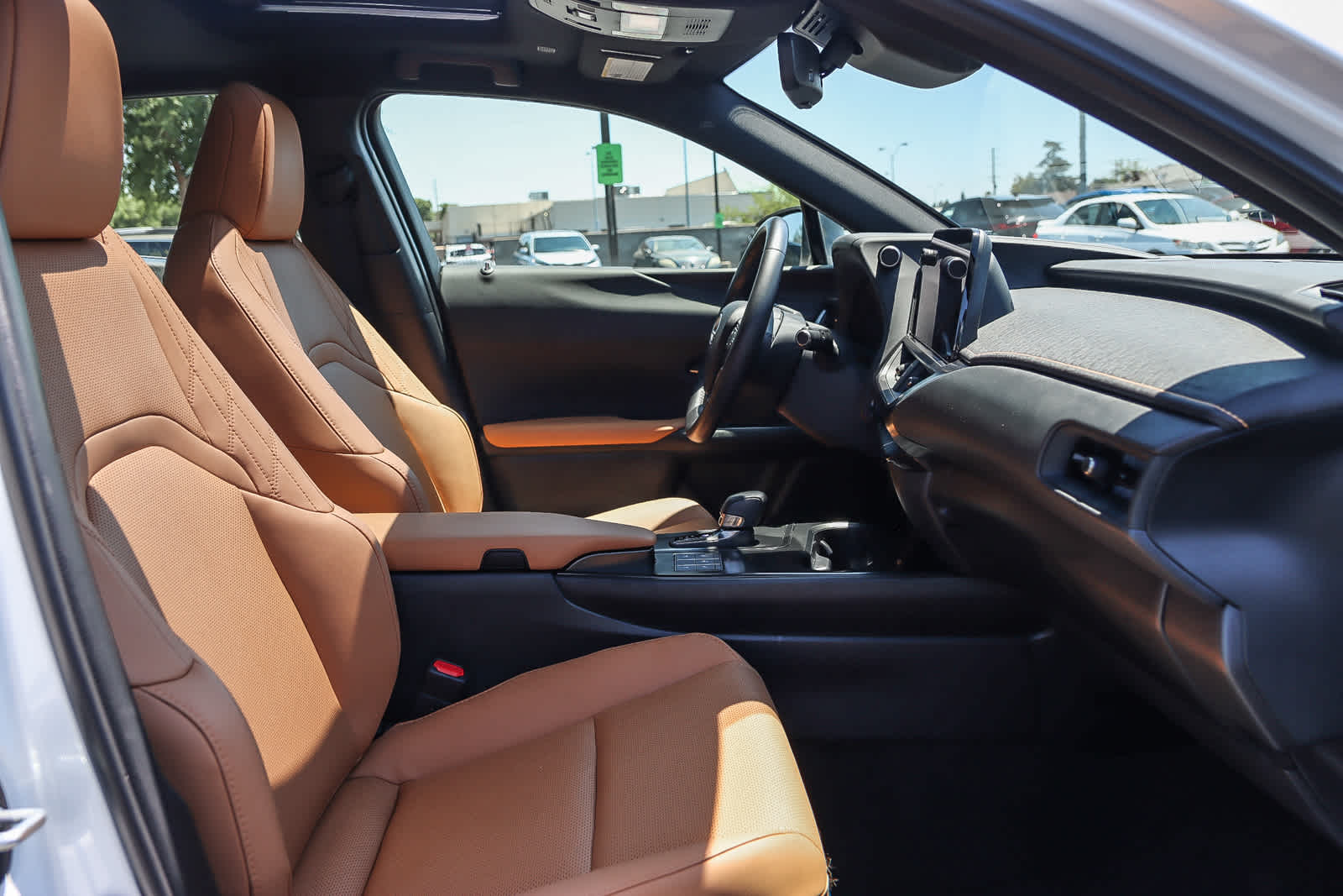 Thumbnail: 2025 Lexus UX - 17
