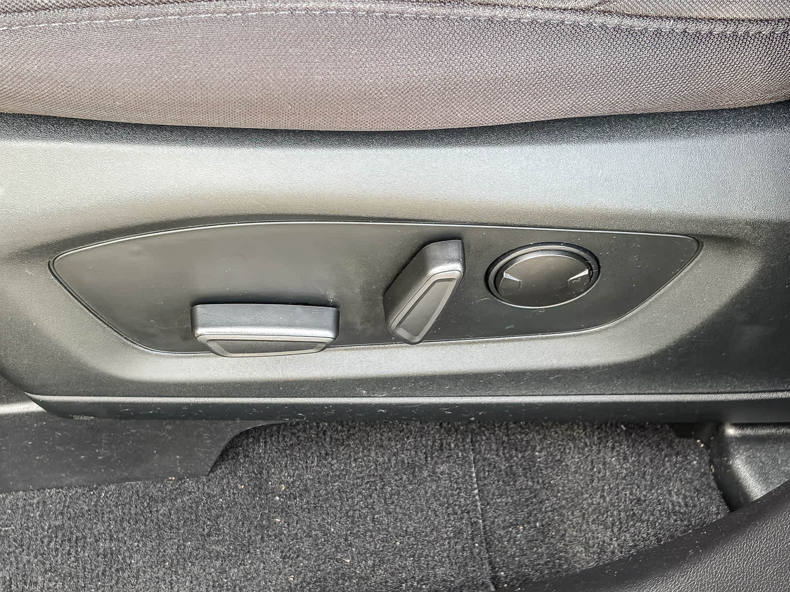 Thumbnail: 2020 Ford Explorer - 21