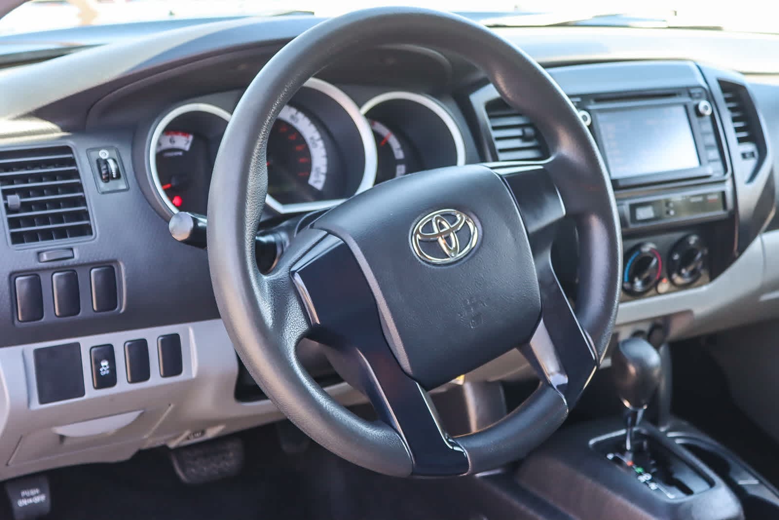 Thumbnail: 2014 Toyota Tacoma - 14