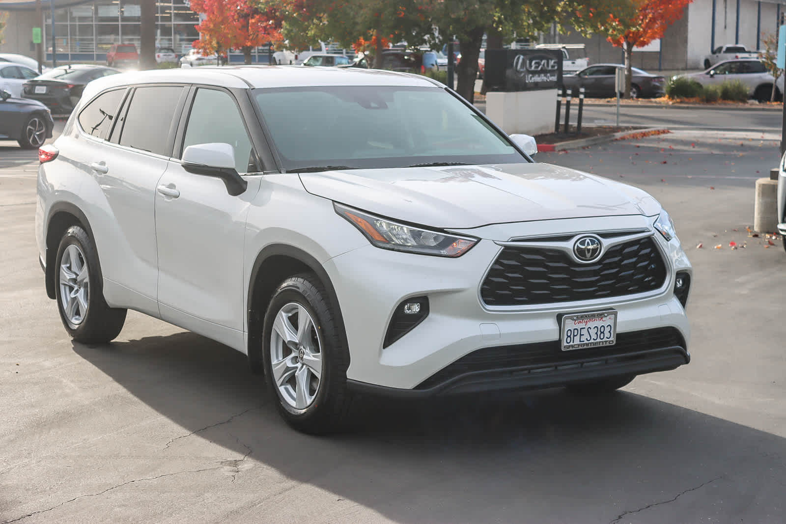 2020 Toyota Highlander LE photo 3