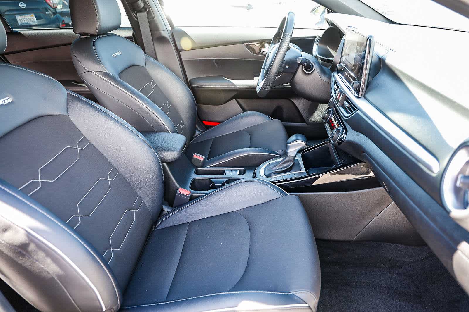 Thumbnail: 2023 Kia Forte - 35