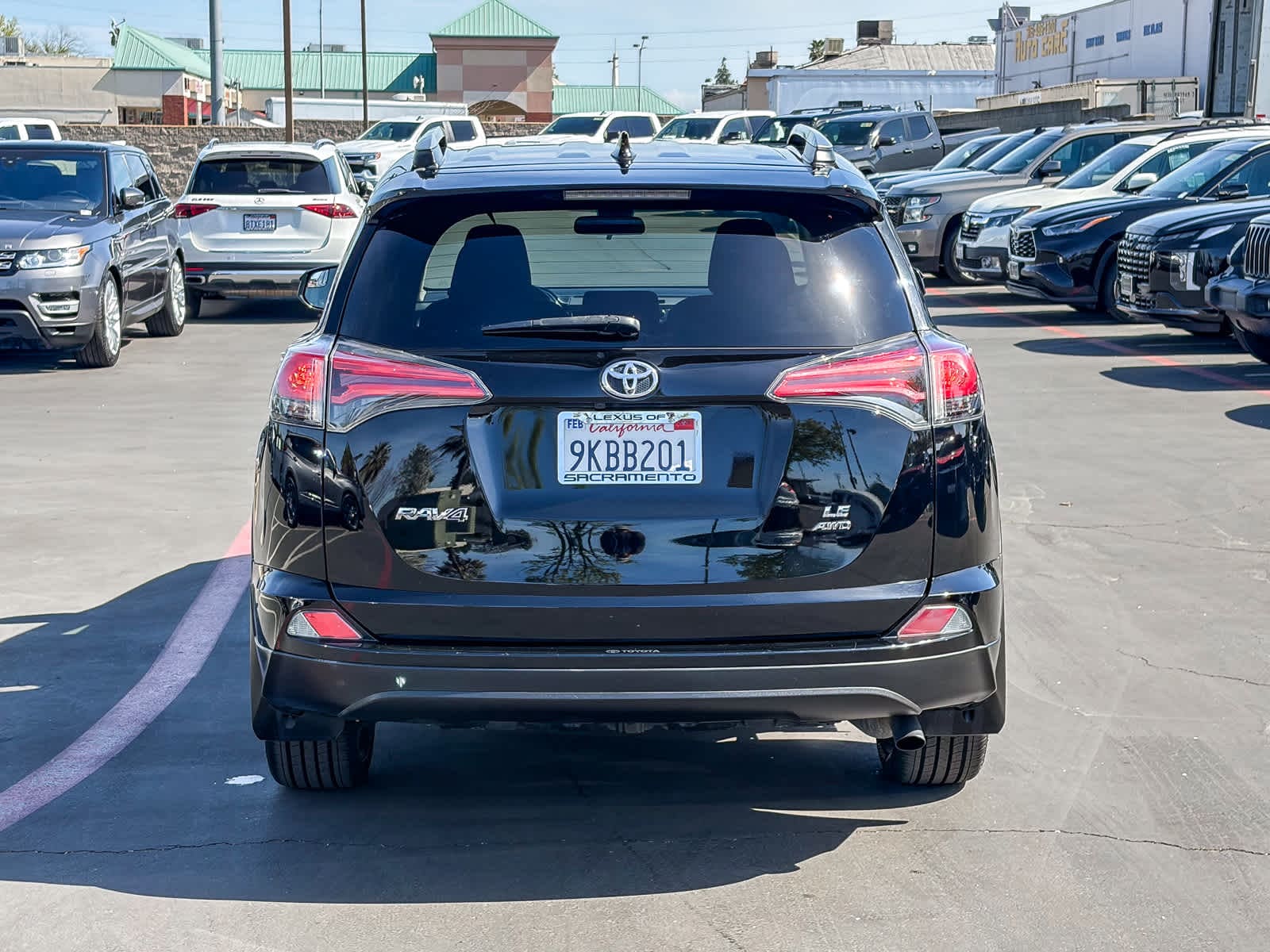 Thumbnail: 2017 Toyota RAV4 - 3