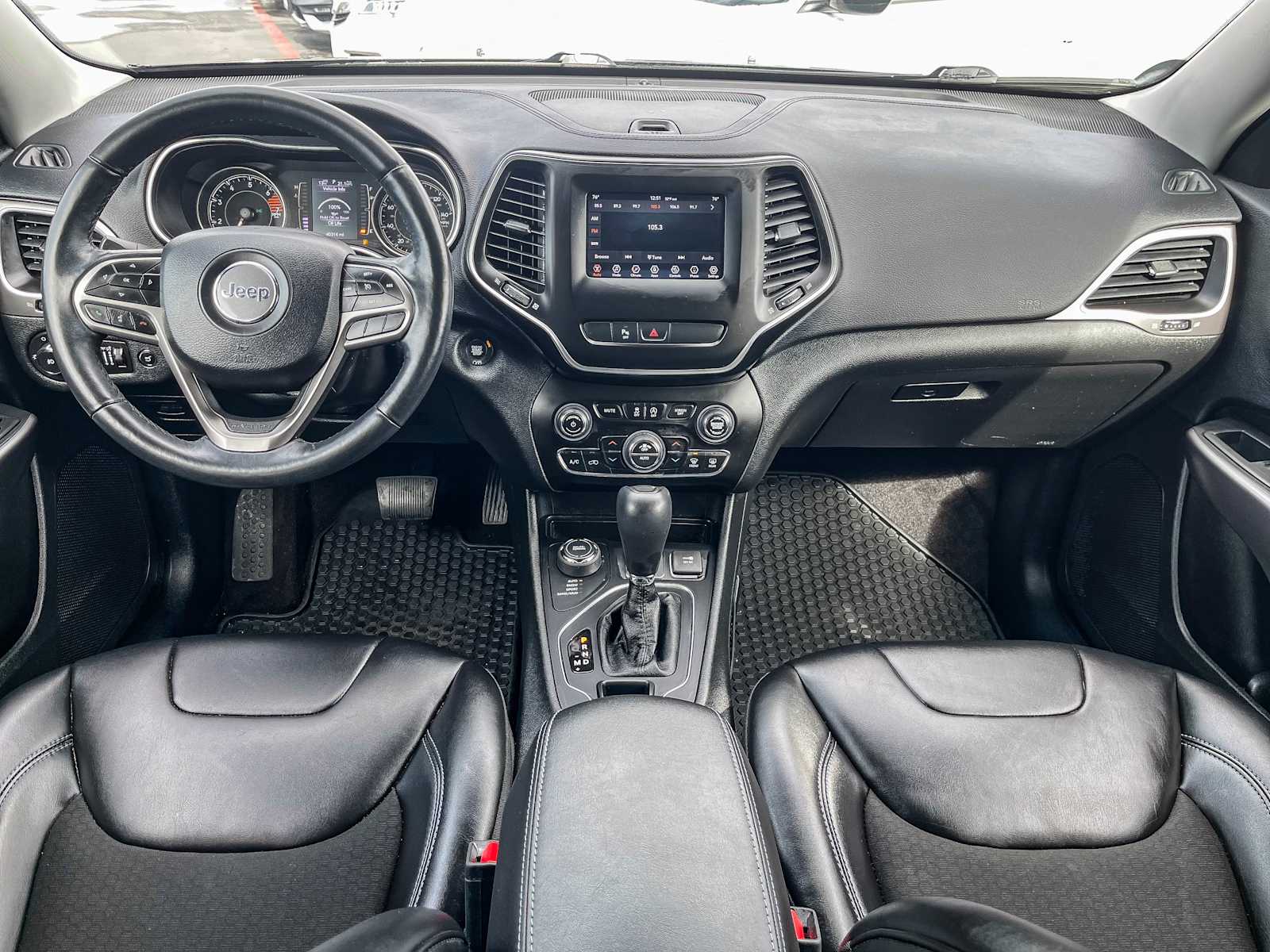 Thumbnail: 2019 Jeep Cherokee - 11