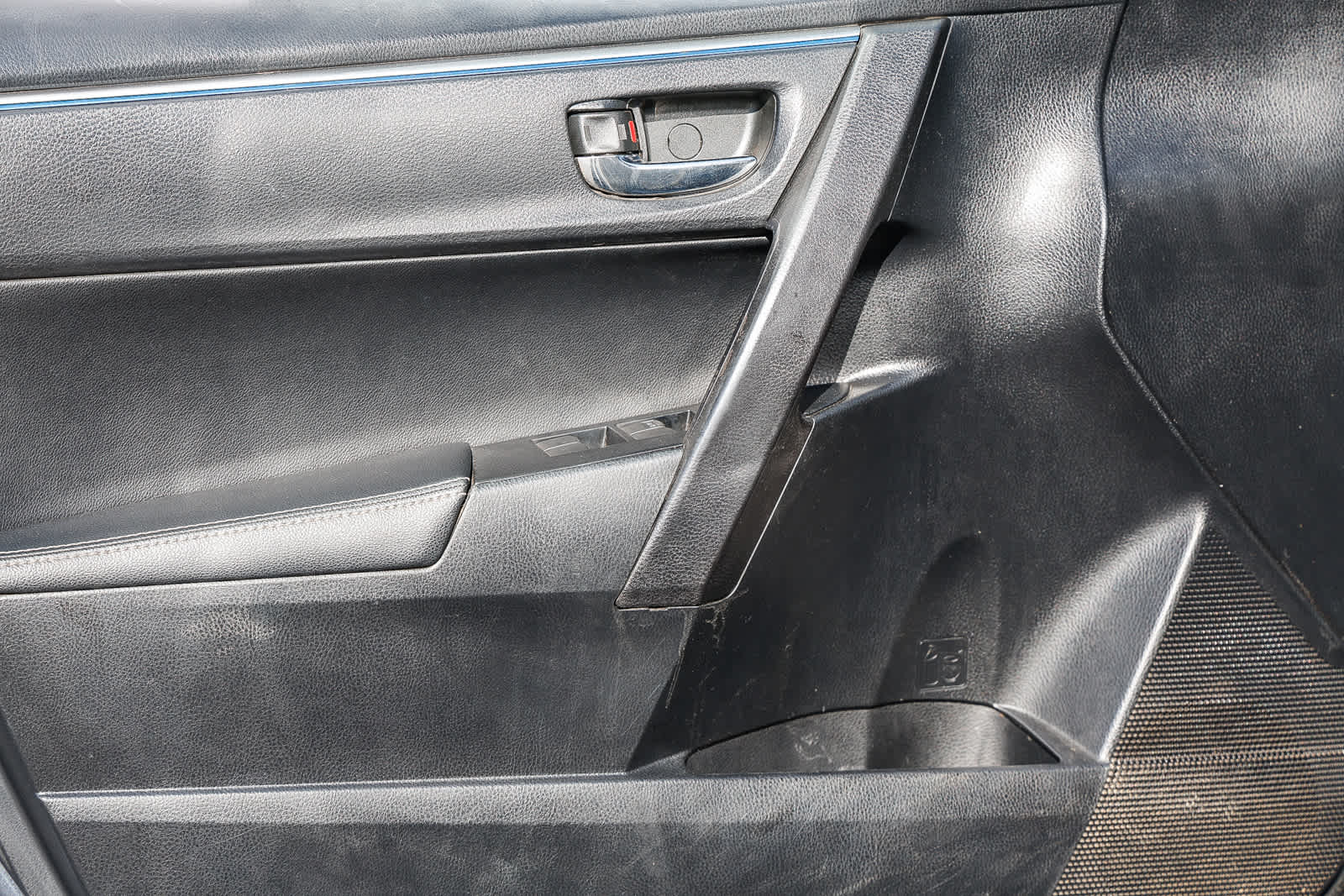 Thumbnail: 2015 Toyota Corolla - 26
