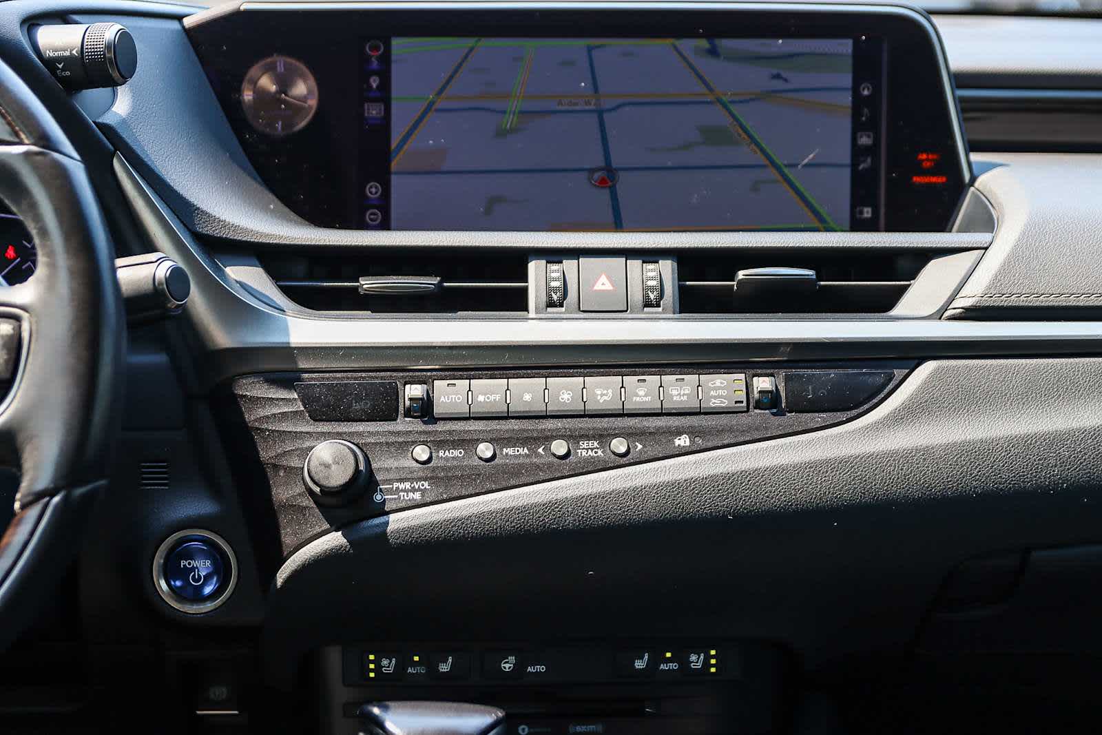 Thumbnail: 2019 Lexus ES - 23