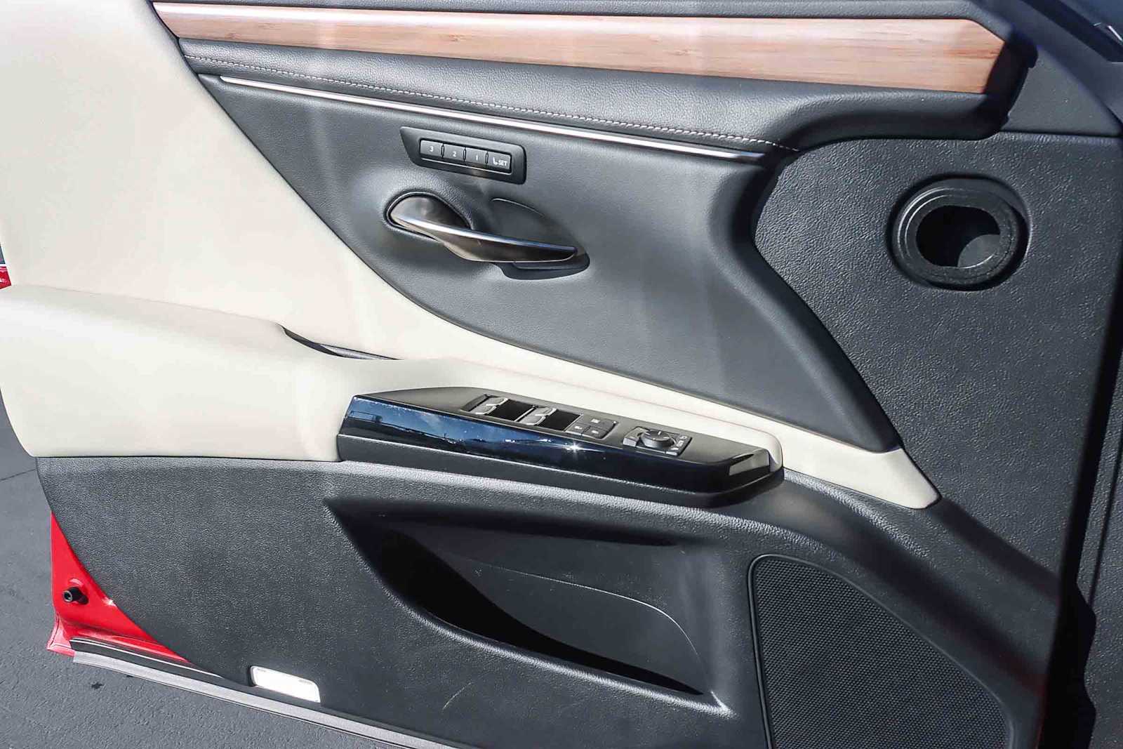 Thumbnail: 2025 Lexus ES - 20