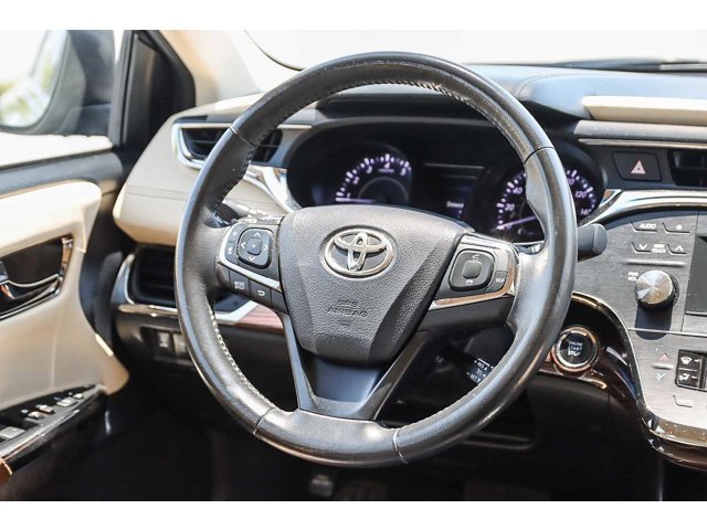 2014 Toyota Avalon XLE 16