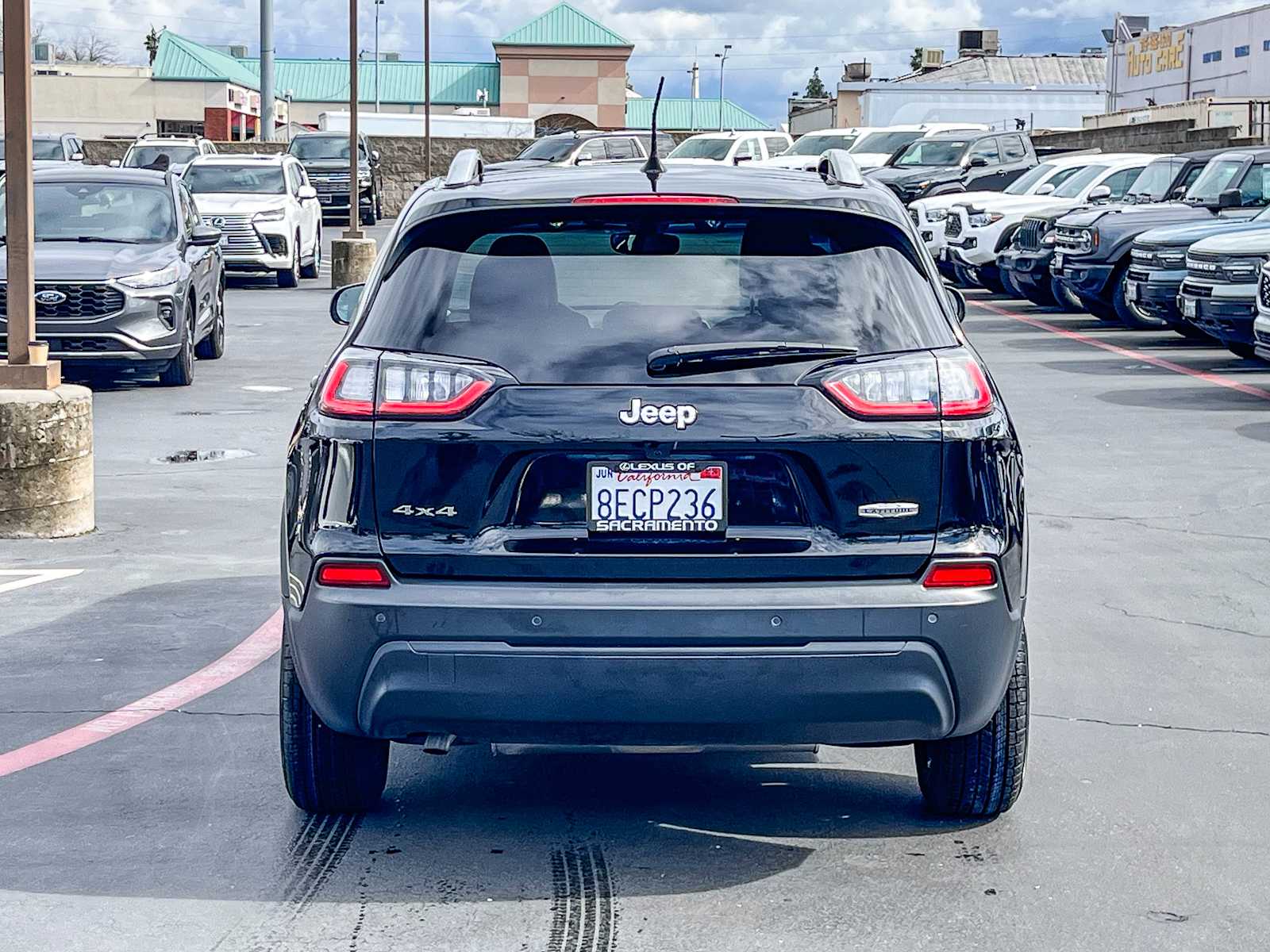Thumbnail: 2019 Jeep Cherokee - 3