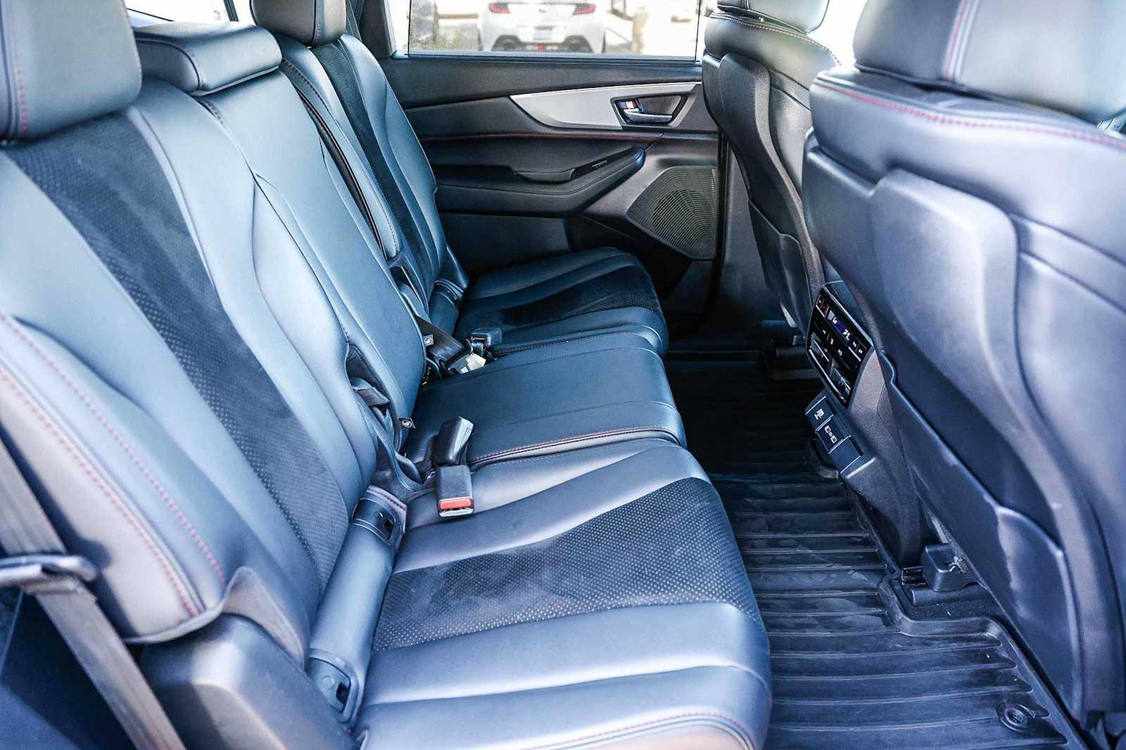 Thumbnail: 2022 Acura MDX - 30