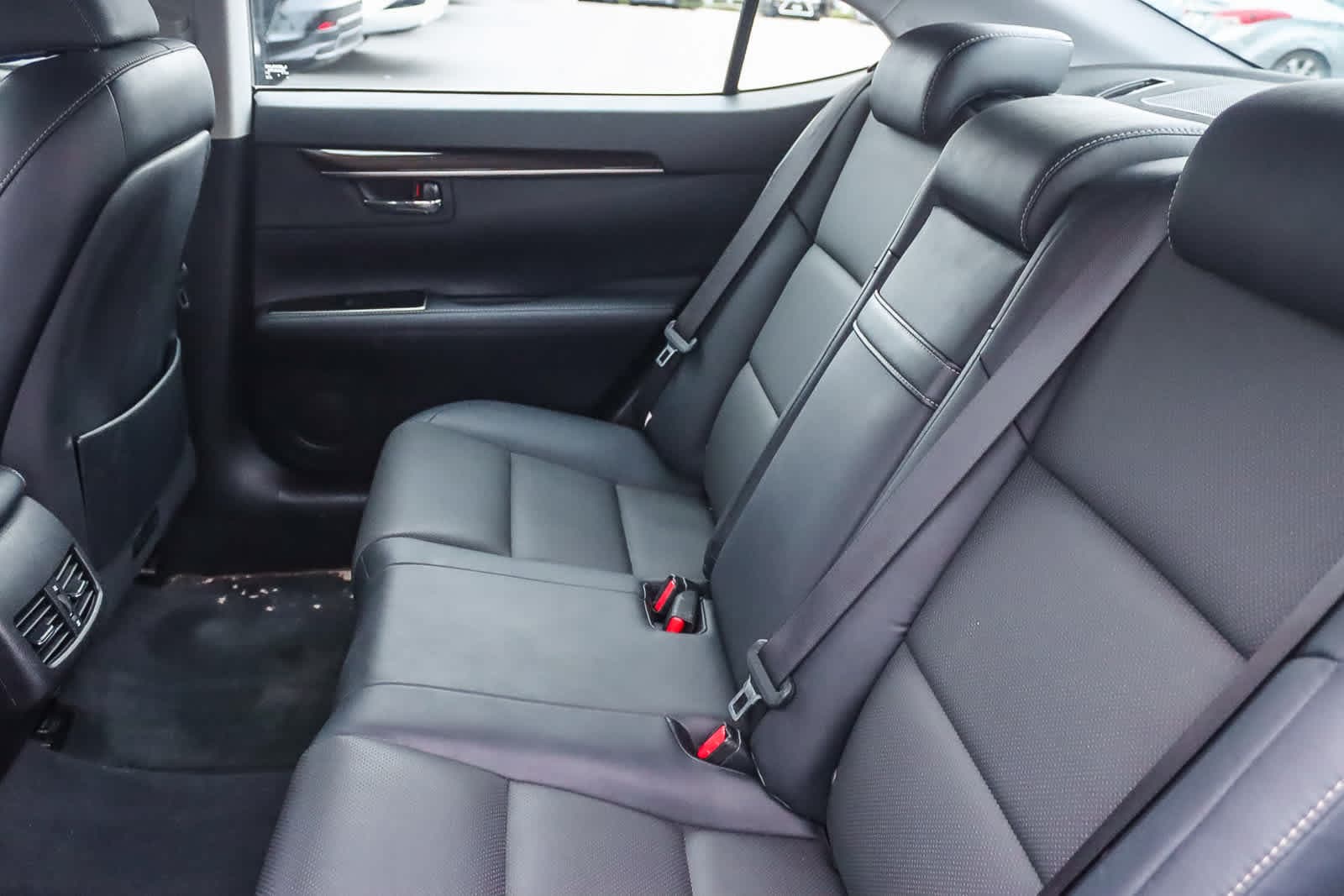 Thumbnail: 2017 Lexus ES - 18