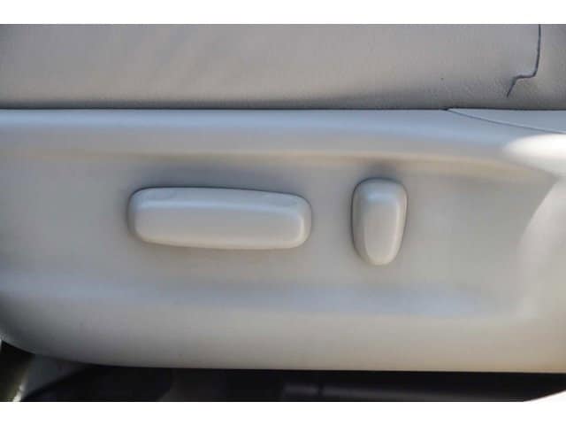 2010 Toyota Camry XLE 21