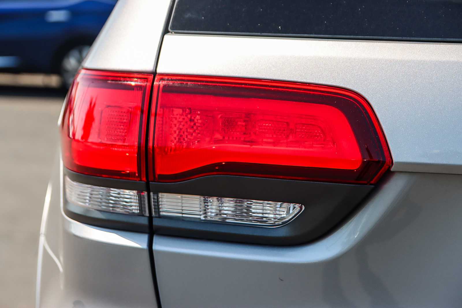Thumbnail: 2018 Jeep Grand Cherokee - 10