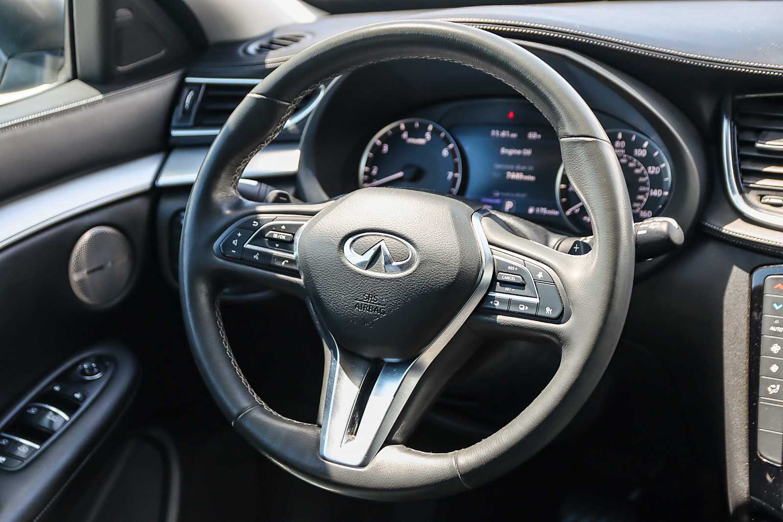 Thumbnail: 2019 INFINITI QX50 - 16