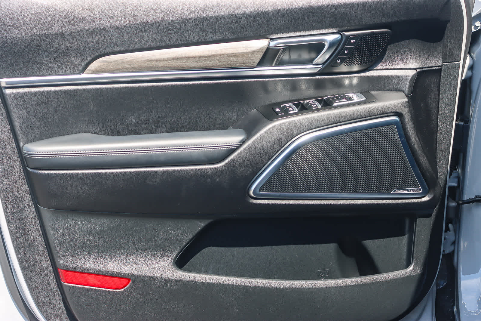 Thumbnail: 2022 Kia Telluride - 21