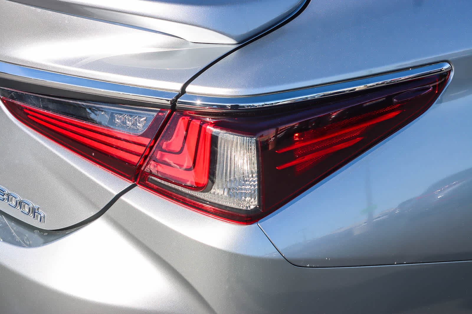 Thumbnail: 2022 Lexus ES - 8