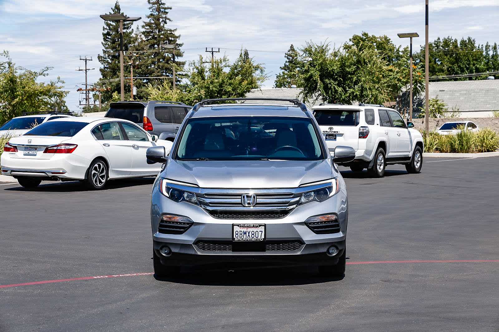 Thumbnail: 2017 Honda Pilot - 9