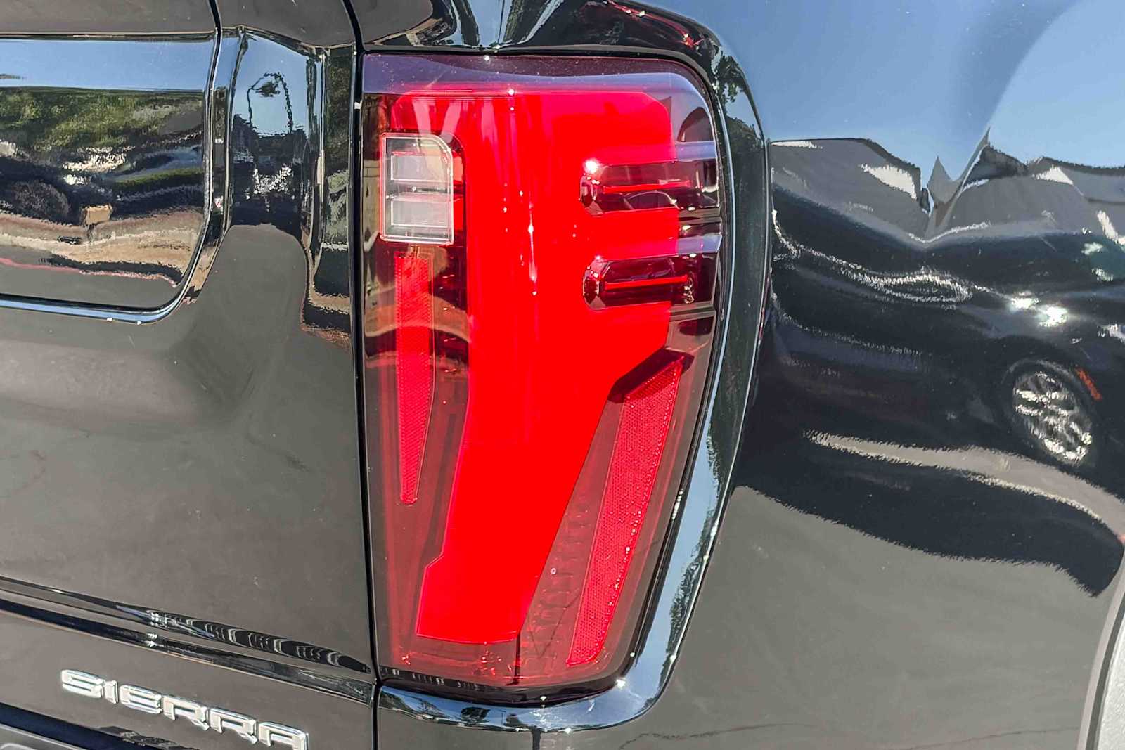 2025 GMC Sierra 2500 HD Denali photo 3