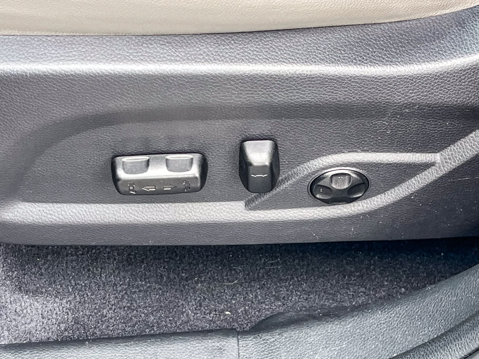 Thumbnail: 2017 Hyundai Santa Fe - 20