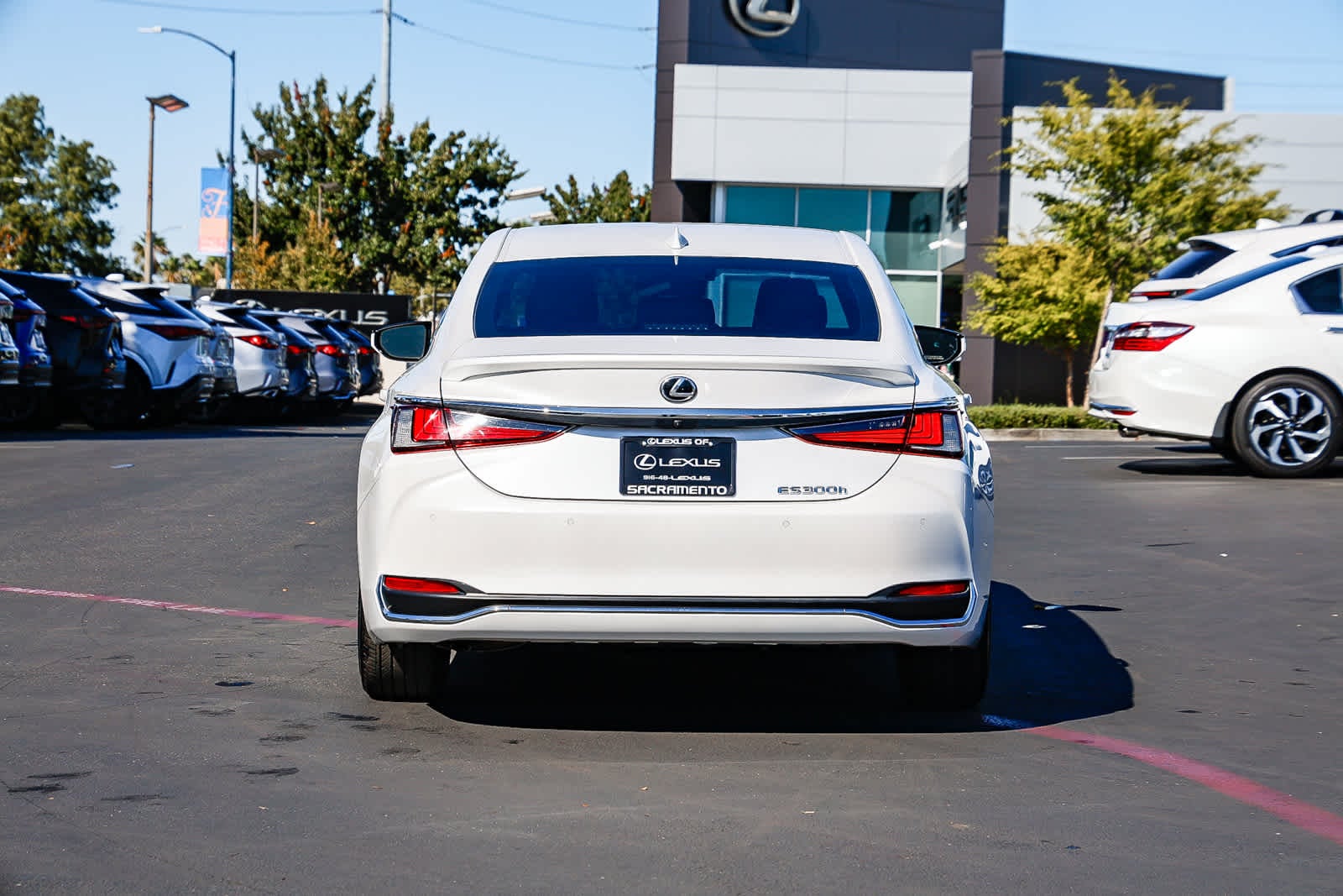Thumbnail: 2023 Lexus ES - 3