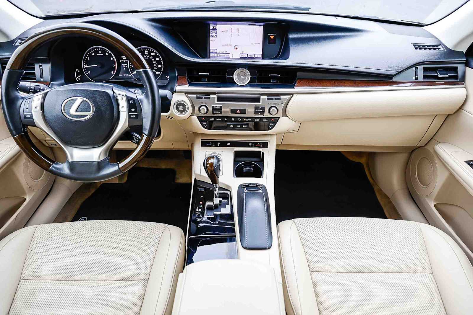 Thumbnail: 2013 Lexus ES - 10