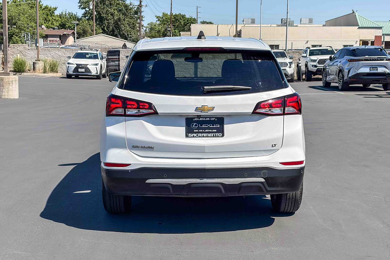 2022 Chevrolet Equinox LT w/2FL photo 2