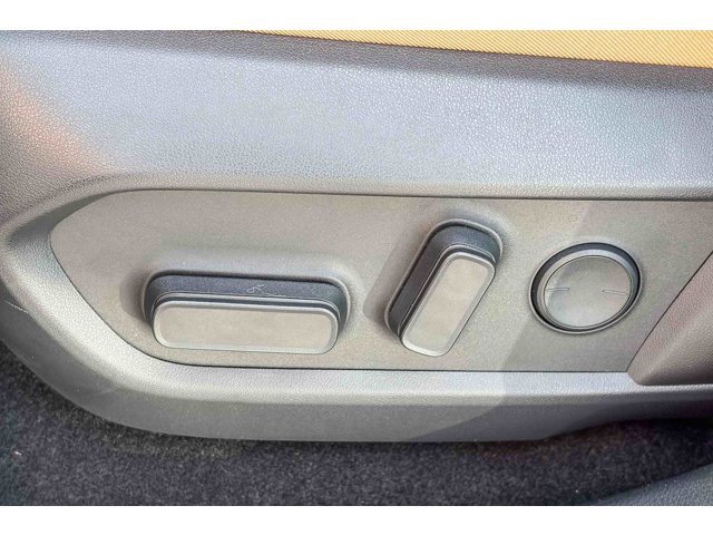 Thumbnail: 2026 Lexus ES - 22