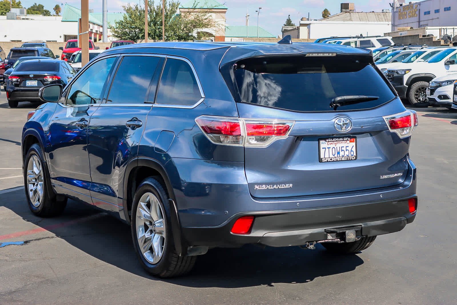 Thumbnail: 2016 Toyota Highlander - 2