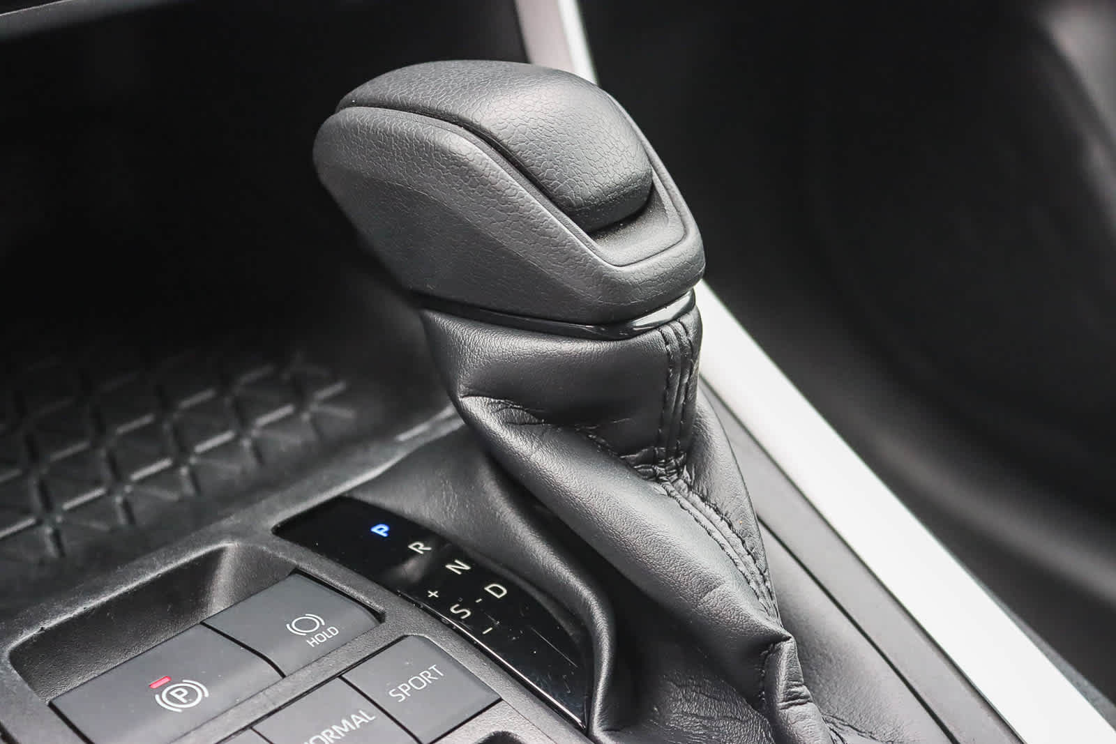 Thumbnail: 2023 Toyota RAV4 - 18