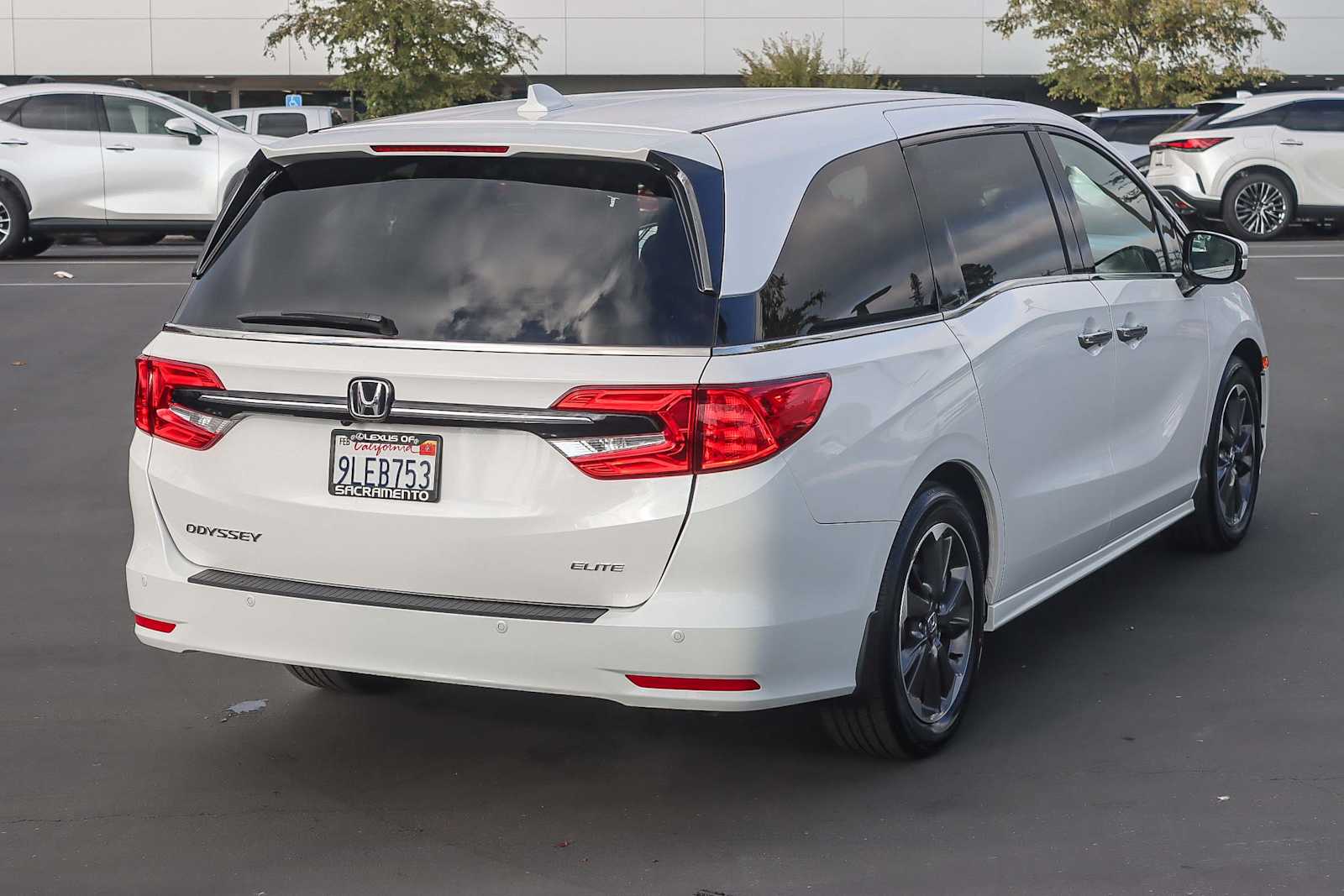 2024 Honda Odyssey Elite photo 2