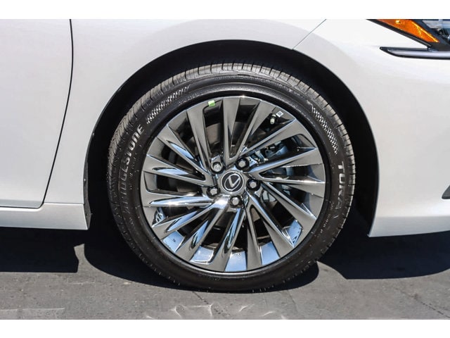 Thumbnail: 2025 Lexus ES - 9