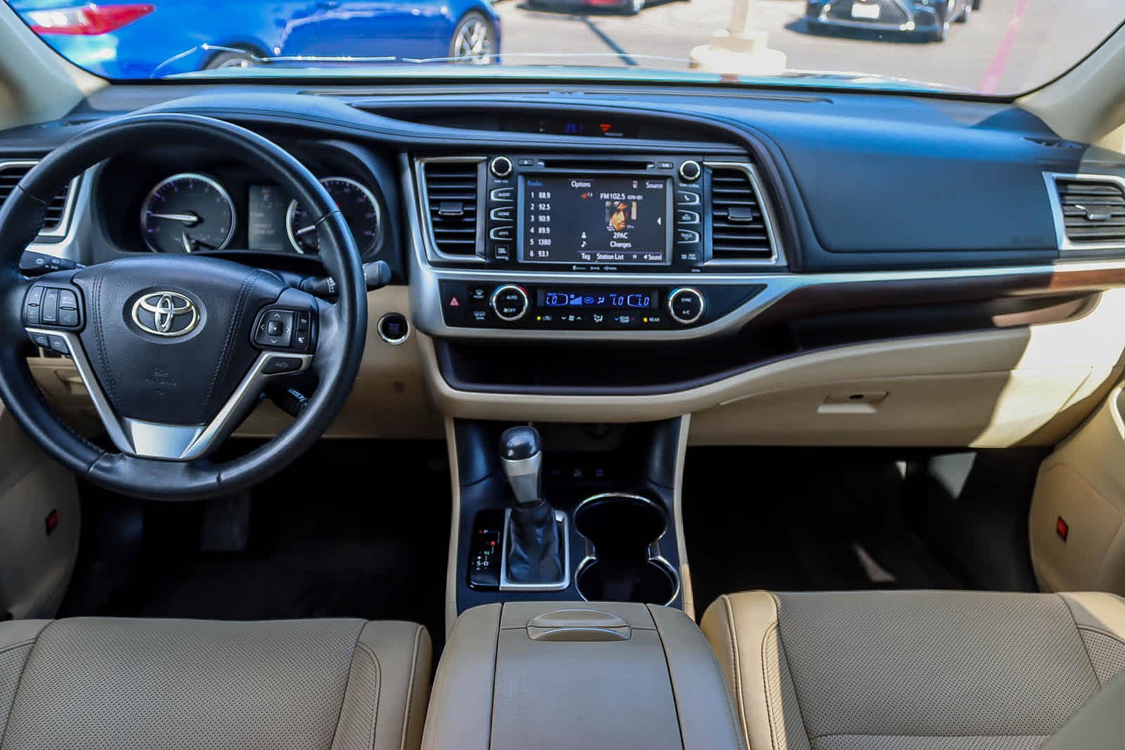 Thumbnail: 2016 Toyota Highlander - 11