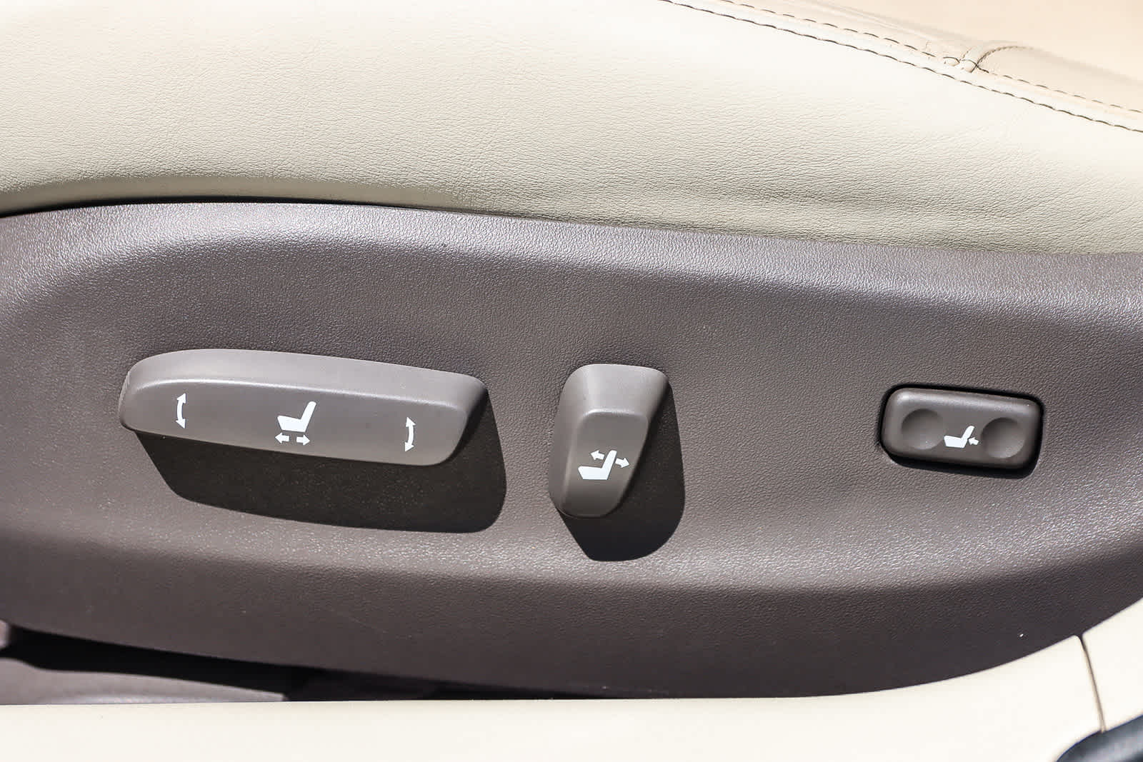Thumbnail: 2012 Lexus IS - 22