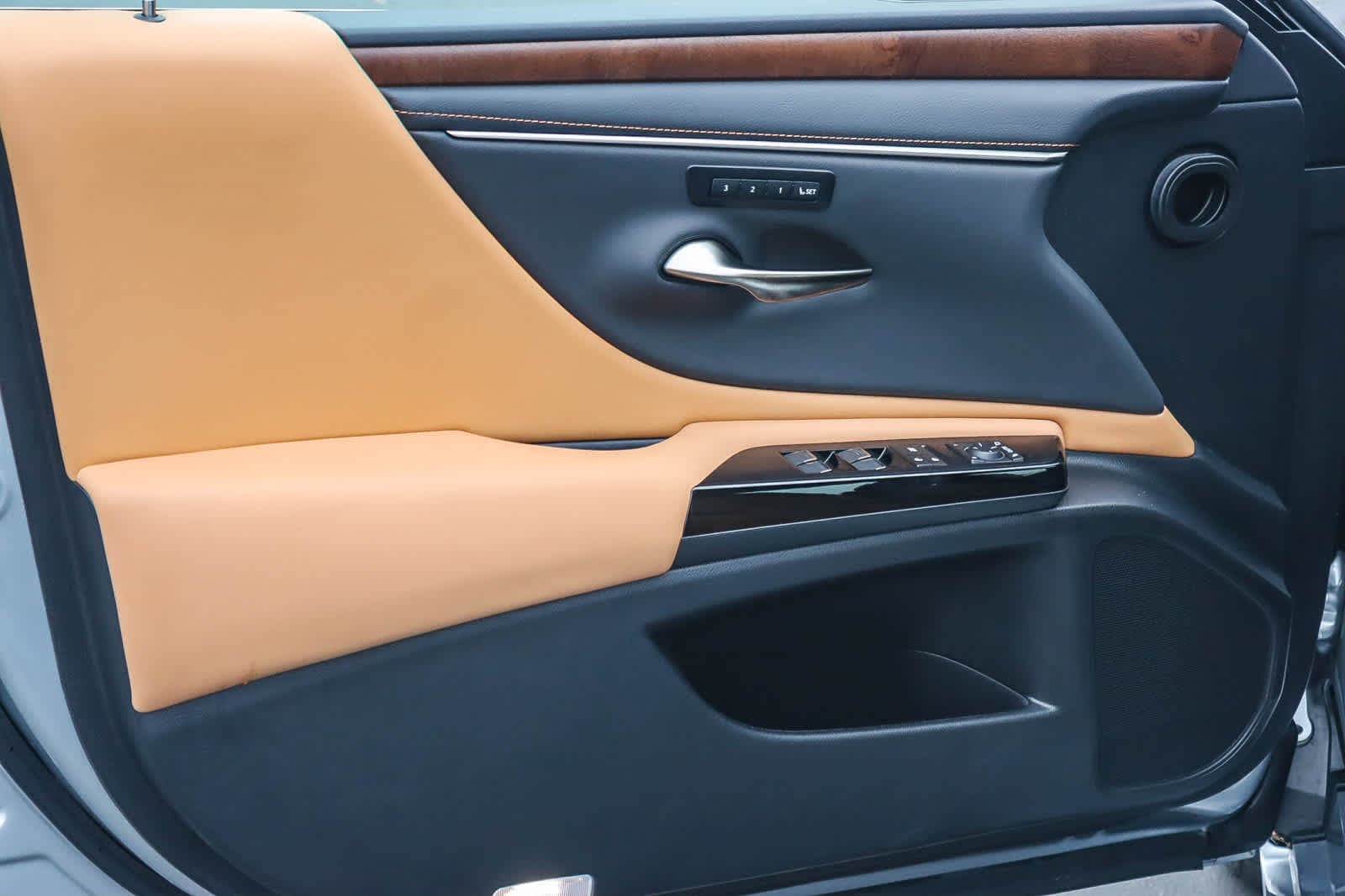 Thumbnail: 2025 Lexus ES - 20