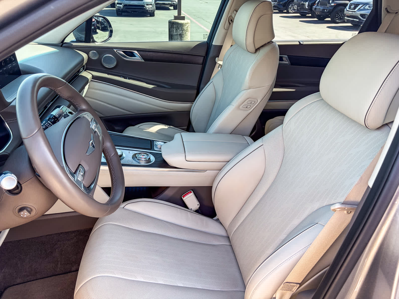 Thumbnail: 2023 Genesis GV80 - 16