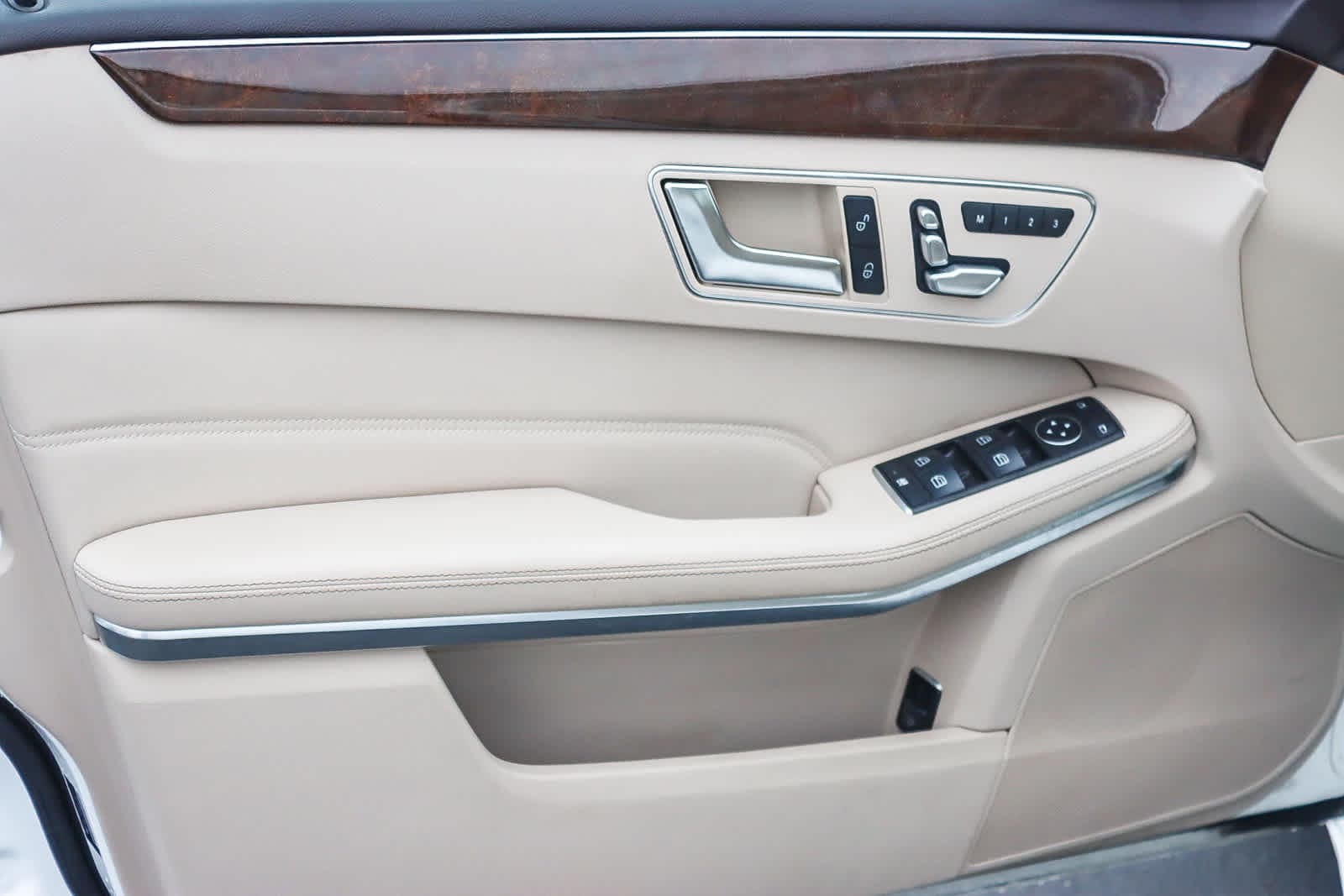 Thumbnail: 2014 Mercedes-Benz E-Class - 20