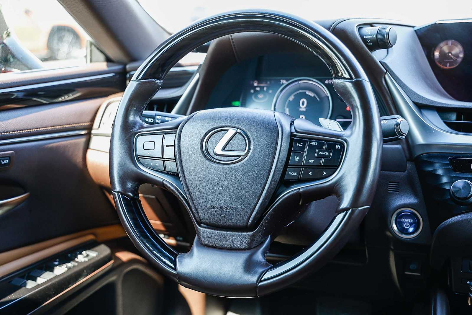 Thumbnail: 2019 Lexus ES - 19