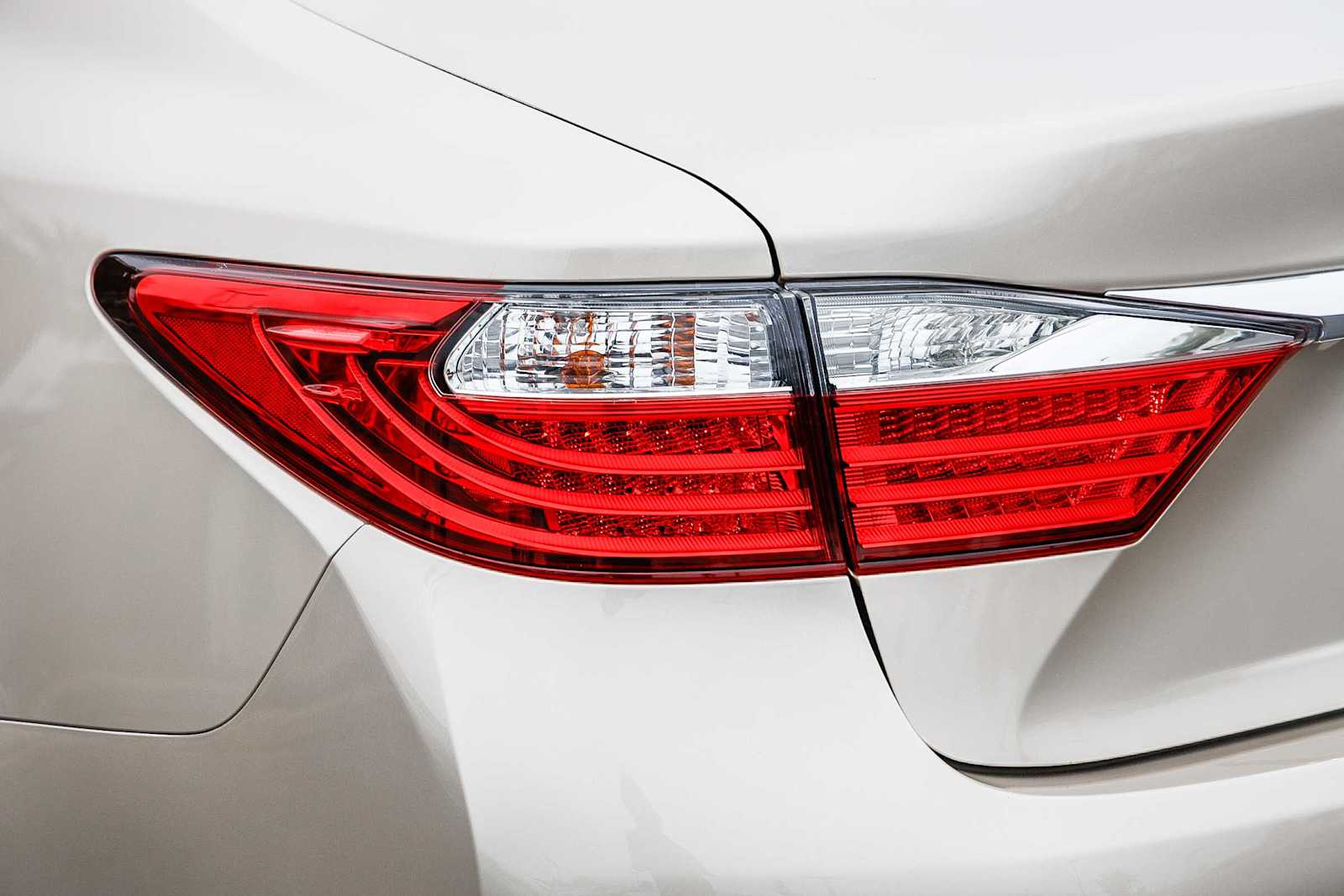 Thumbnail: 2013 Lexus ES - 8