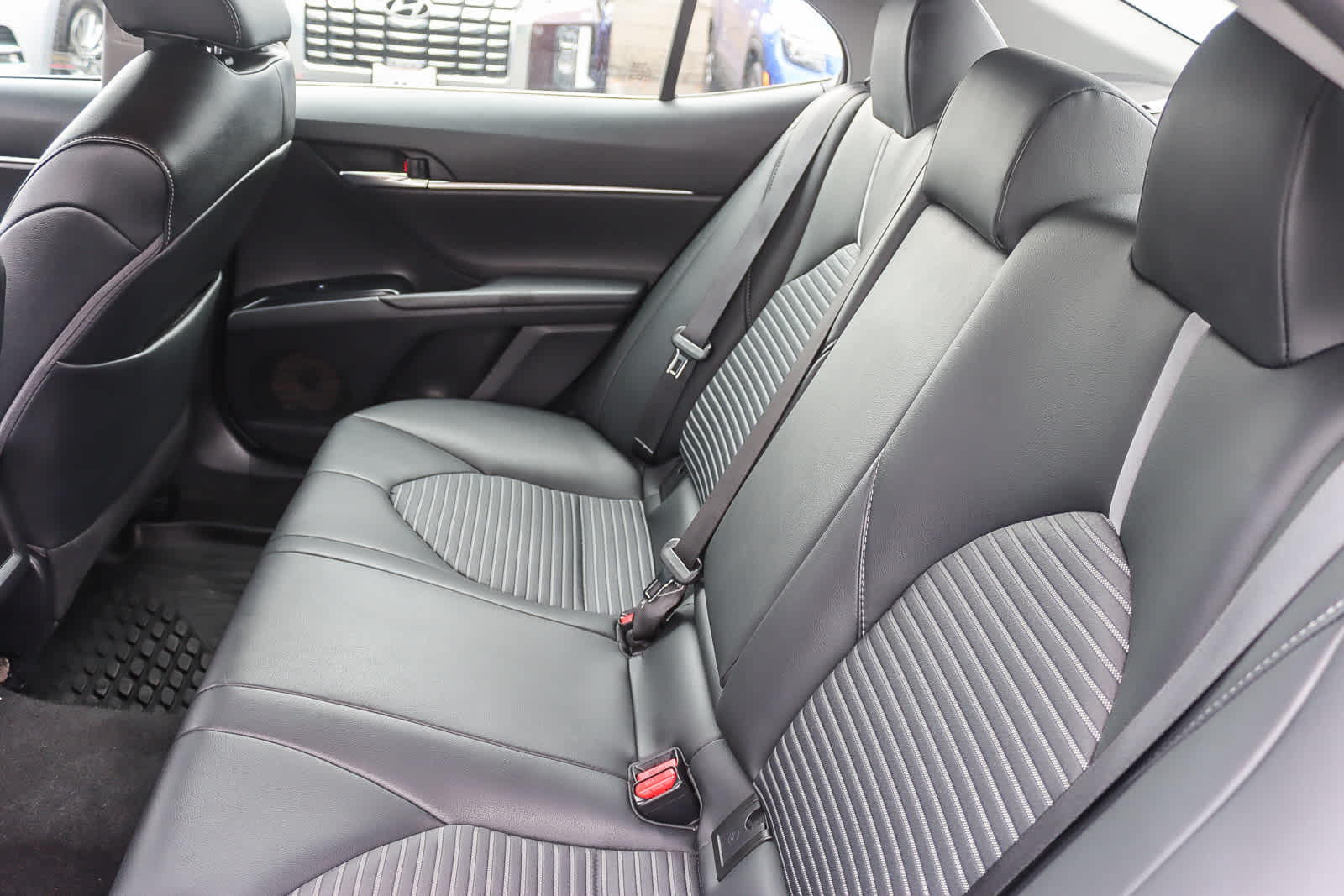 Thumbnail: 2018 Toyota Camry - 17