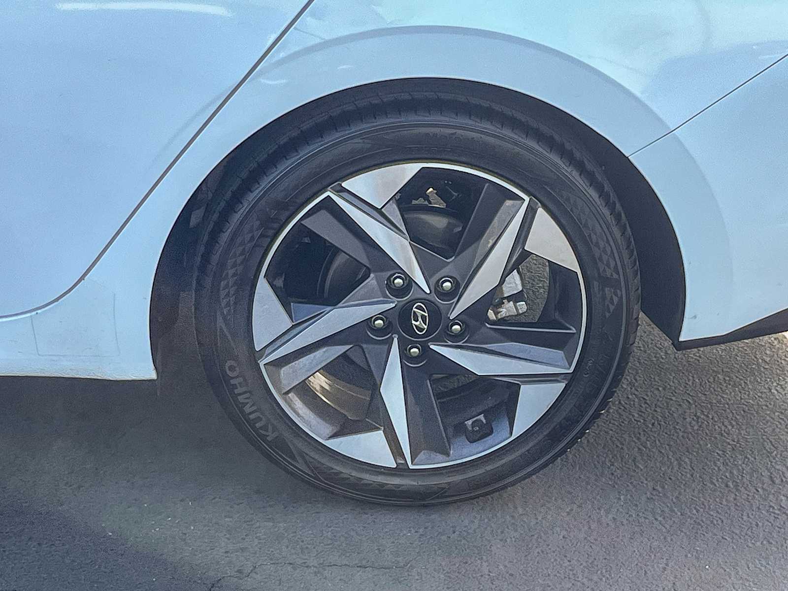 Thumbnail: 2023 Hyundai Elantra - 10