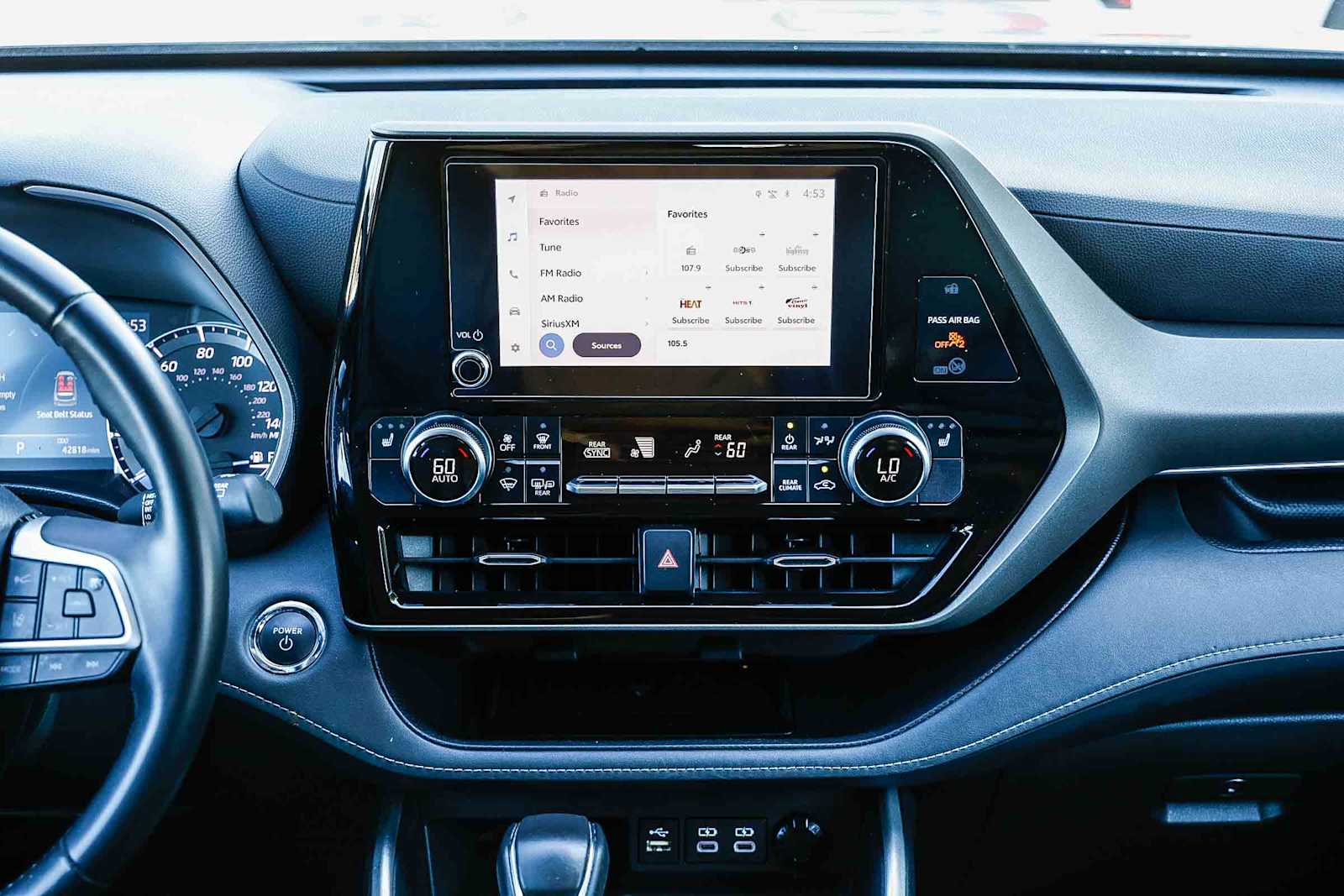 Thumbnail: 2023 Toyota Highlander - 18