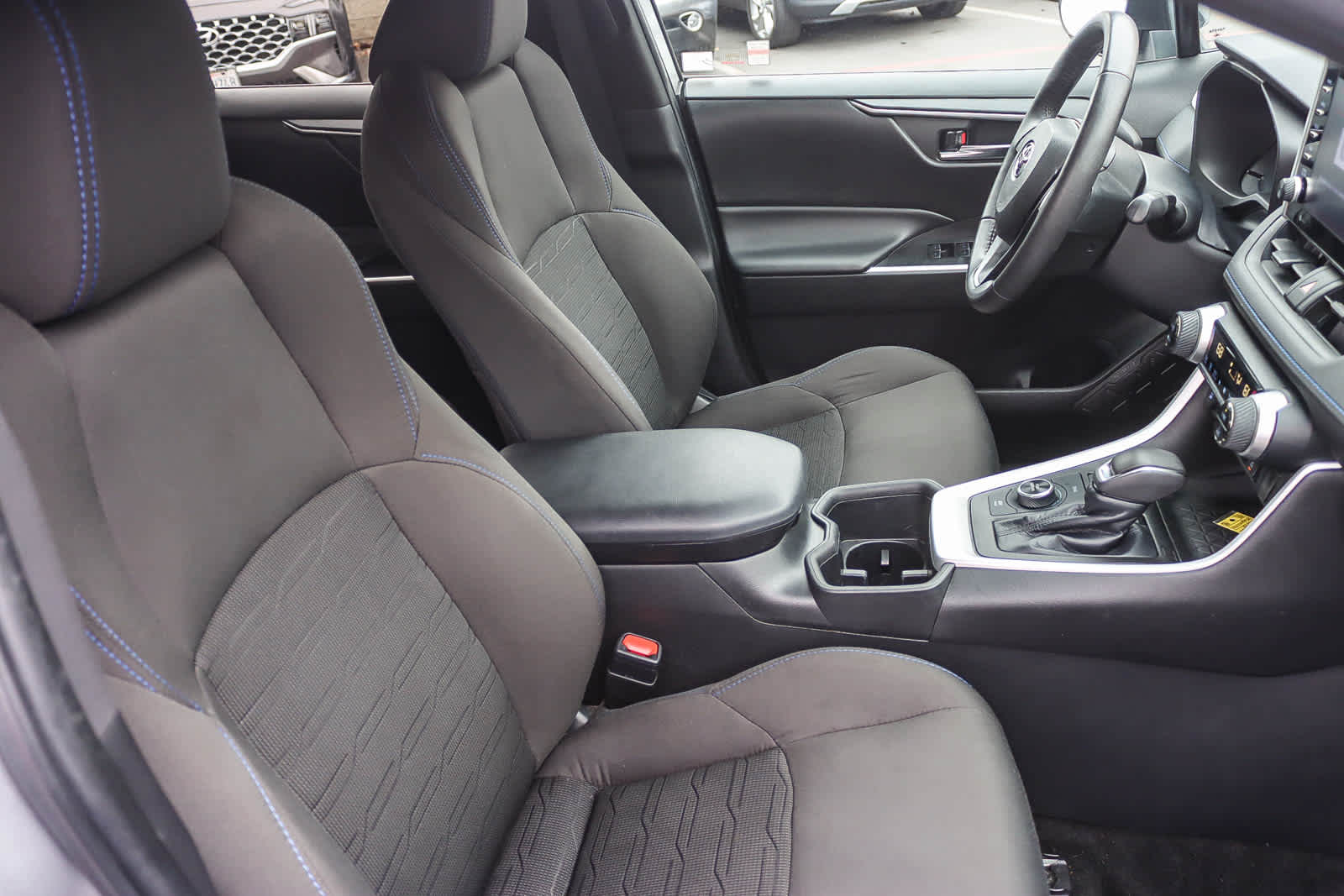 Thumbnail: 2022 Toyota RAV4 - 15