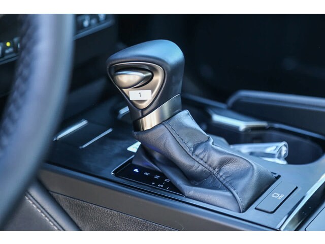 Thumbnail: 2024 Lexus ES - 24