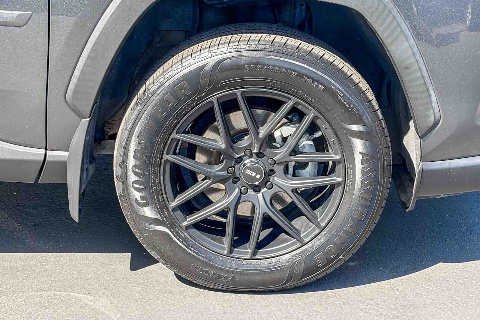 Thumbnail: 2019 Toyota RAV4 - 9