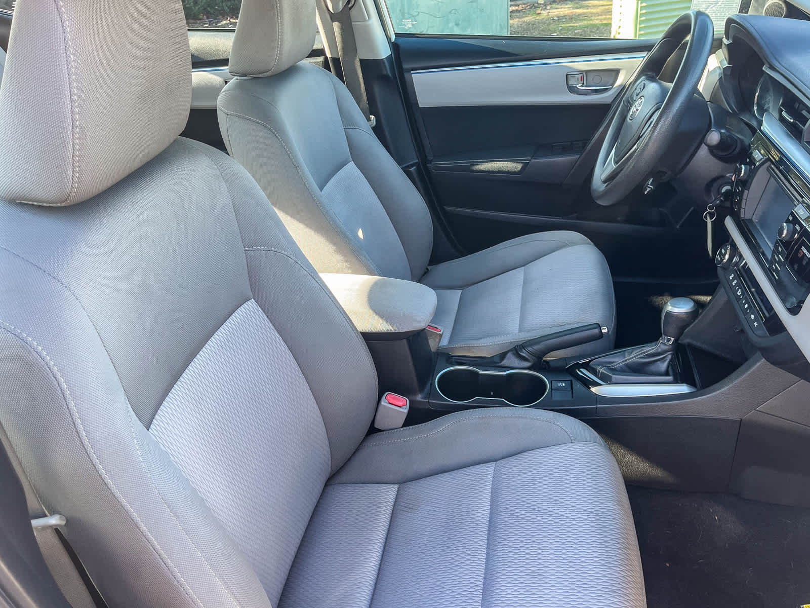 Thumbnail: 2015 Toyota Corolla - 15