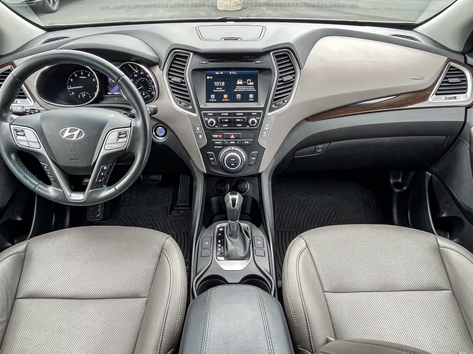 Thumbnail: 2017 Hyundai Santa Fe - 11