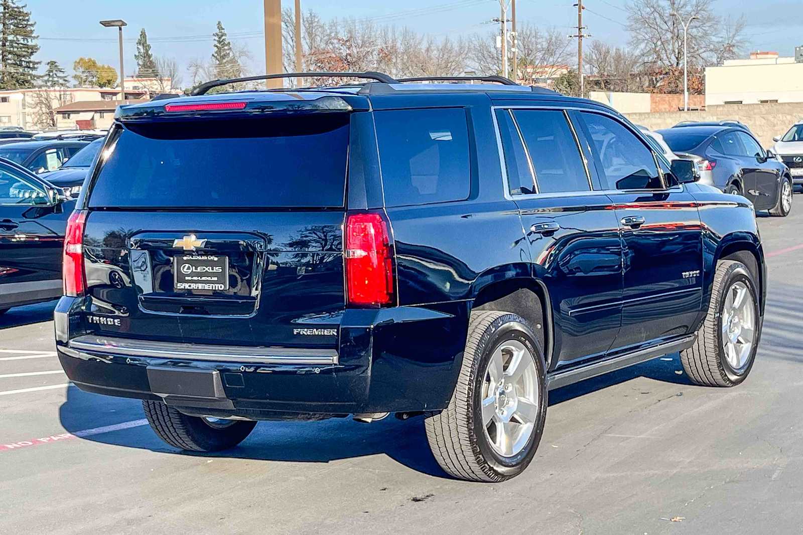 Thumbnail: 2019 Chevrolet Tahoe - 3