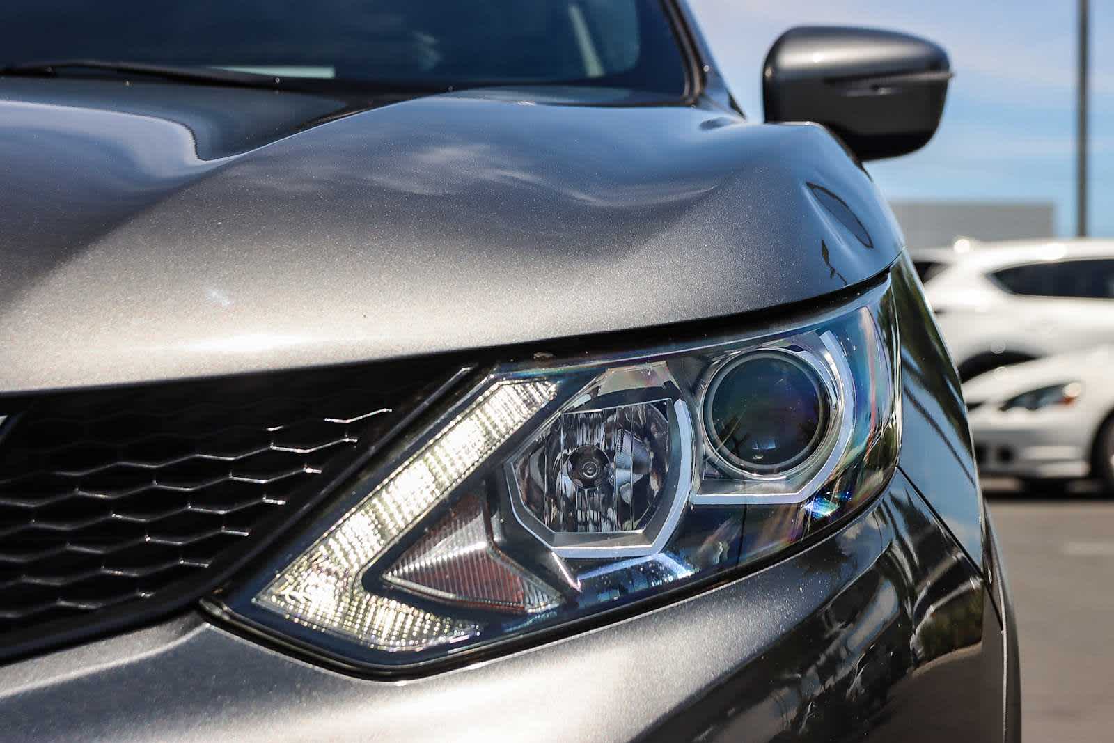 Thumbnail: 2019 Nissan Rogue Sport - 10