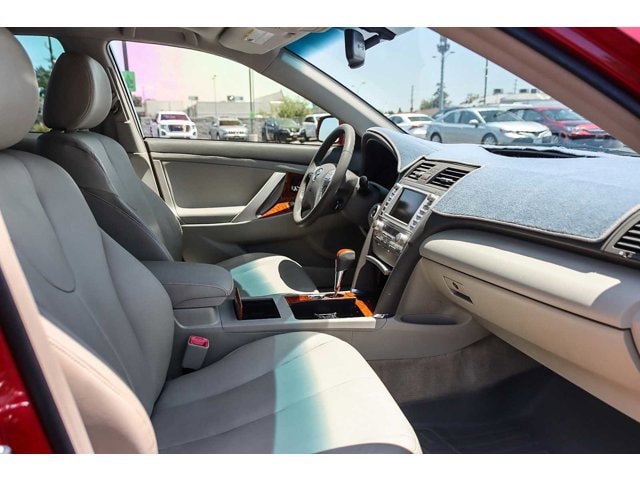 2010 Toyota Camry XLE 16