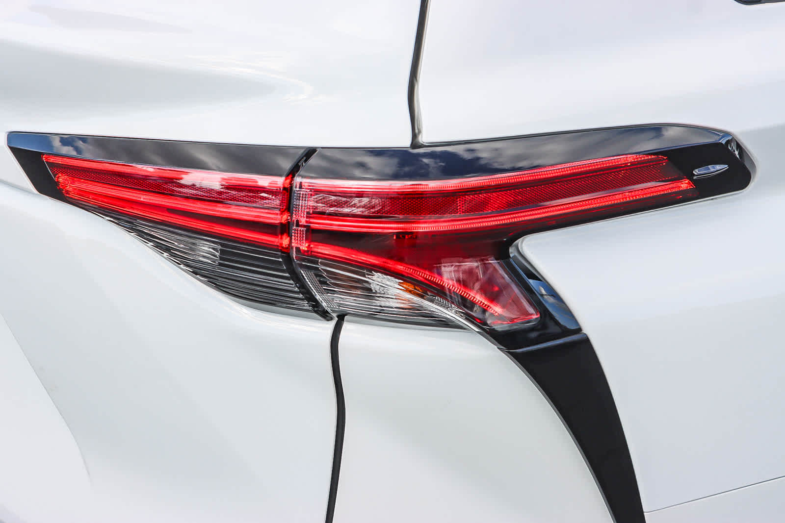 Thumbnail: 2022 Toyota Sienna - 8